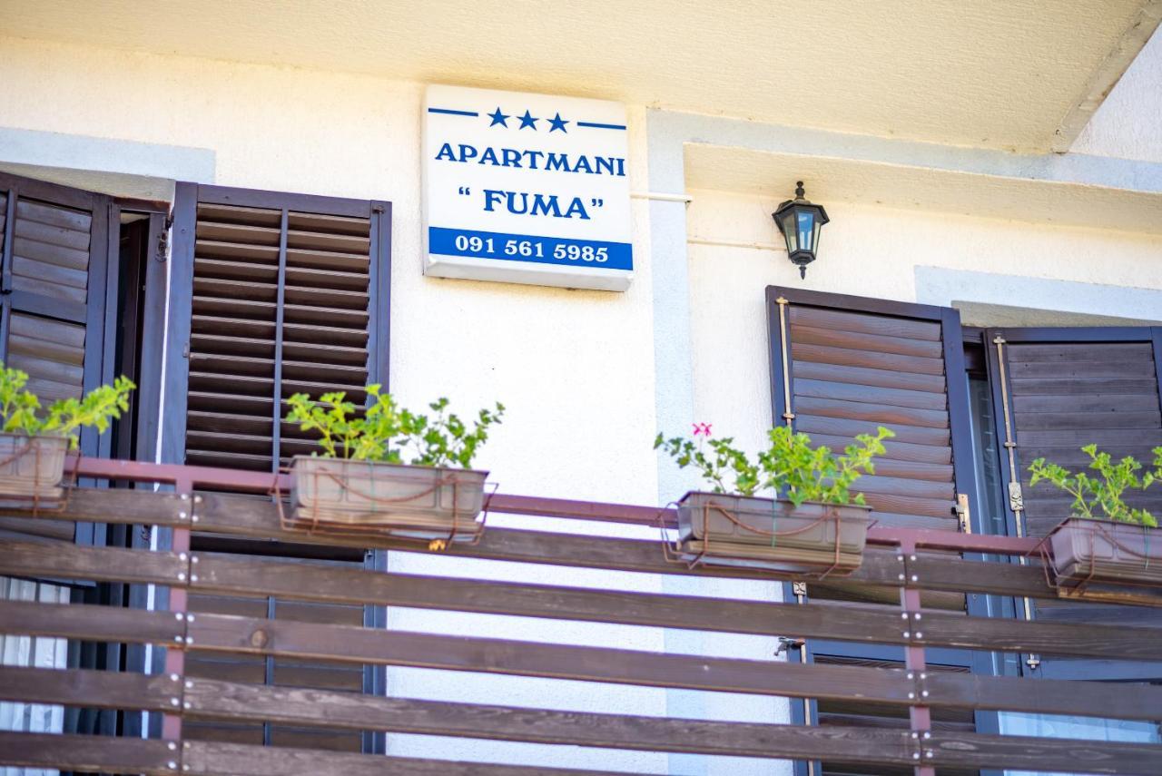 Apartments Fuma Оточац Екстер'єр фото