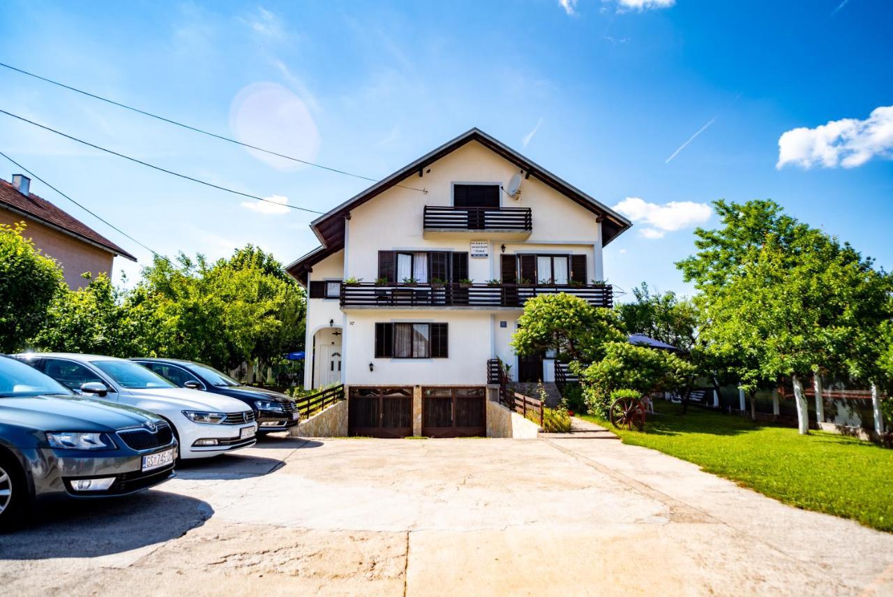 Apartments Fuma Оточац Екстер'єр фото