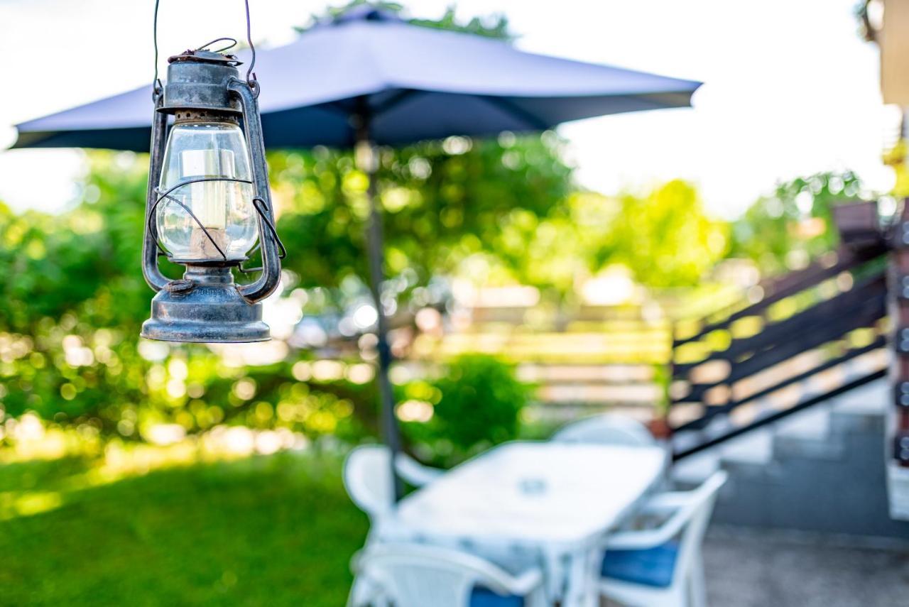 Apartments Fuma Оточац Екстер'єр фото