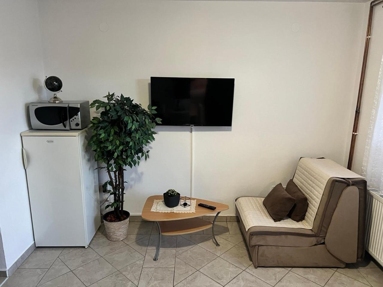 Apartments Fuma Оточац Екстер'єр фото